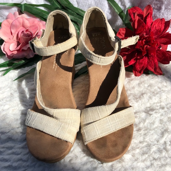 Toms shoes size 7.5 - Picture 7 of 7